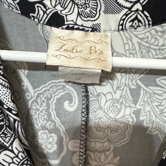 Zadie B’s Black & White Paisley Mix Dress - Picture 2 of 3